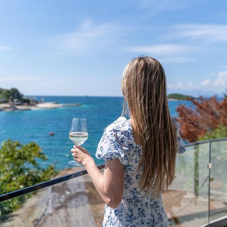 Manta Hotel クサミル エクステリア 写真