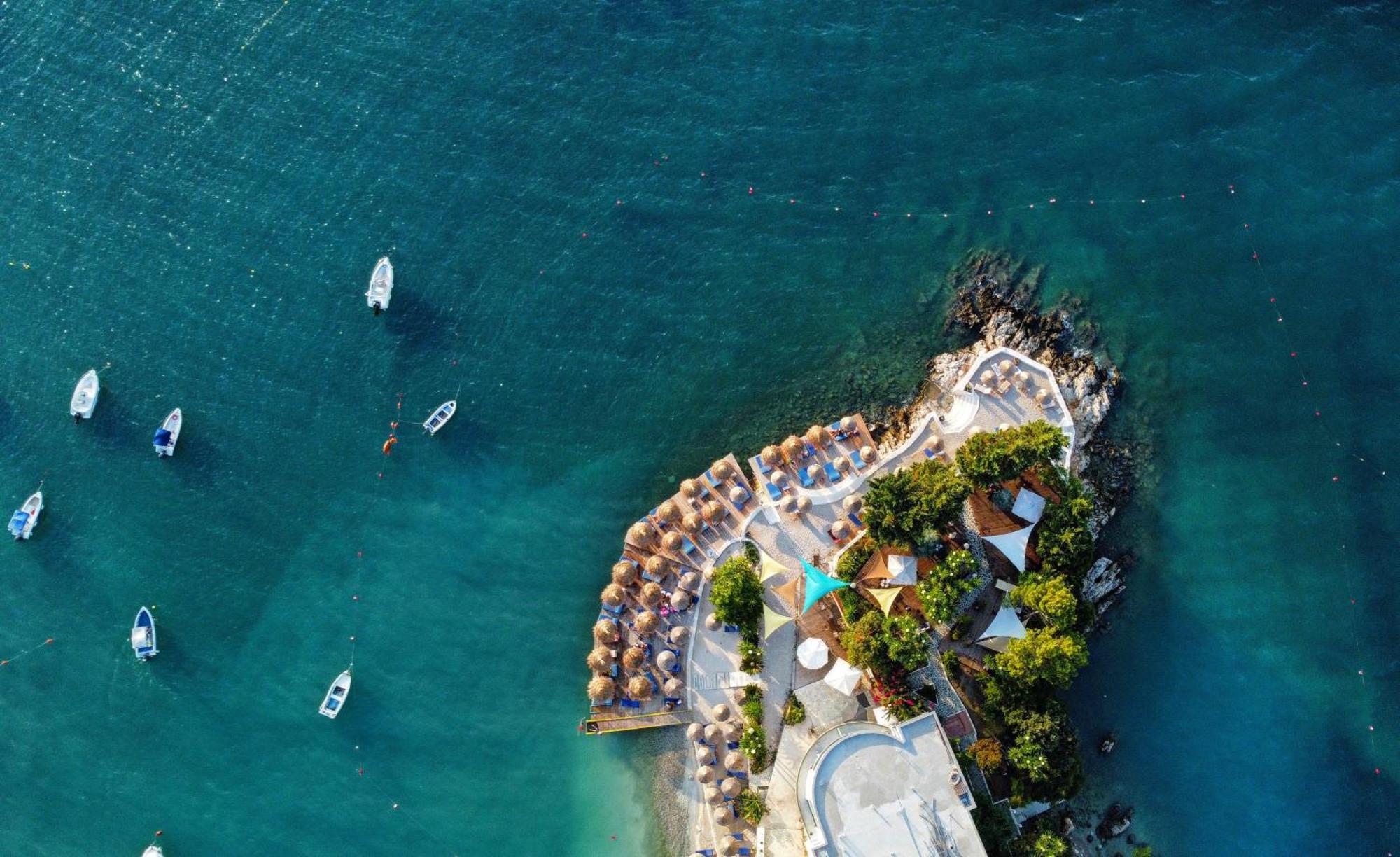 Manta Hotel クサミル エクステリア 写真