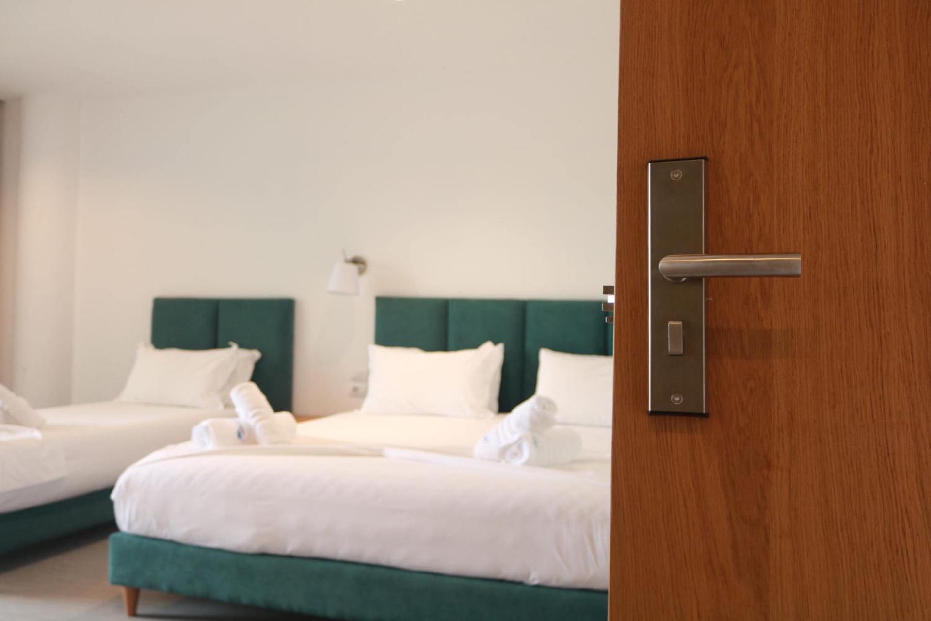 Manta Hotel クサミル エクステリア 写真
